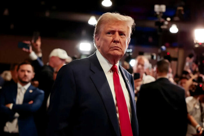 shutterstock_2549626775.jpg President Donald Trump